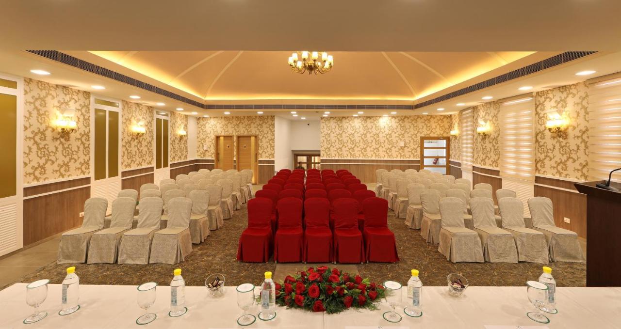 Hotel Flora Charishma Residency Aluva Kochi Exterior foto